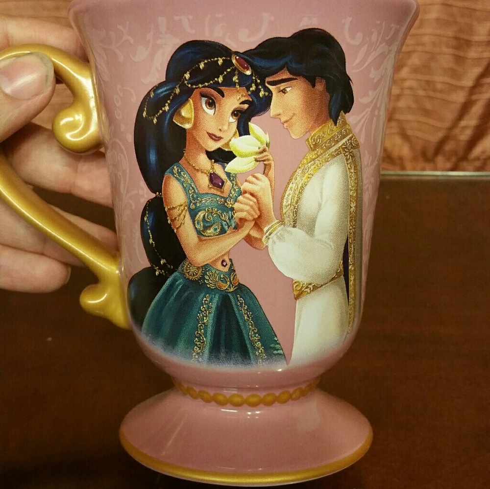 Disney's Aladdin and Jasmine mug